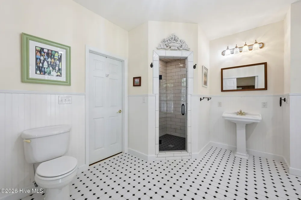 121 Sabre Point Drive Bath, NC 27808