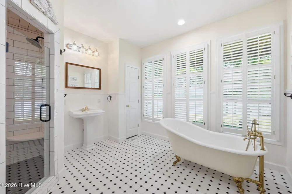 121 Sabre Point Drive Bath, NC 27808