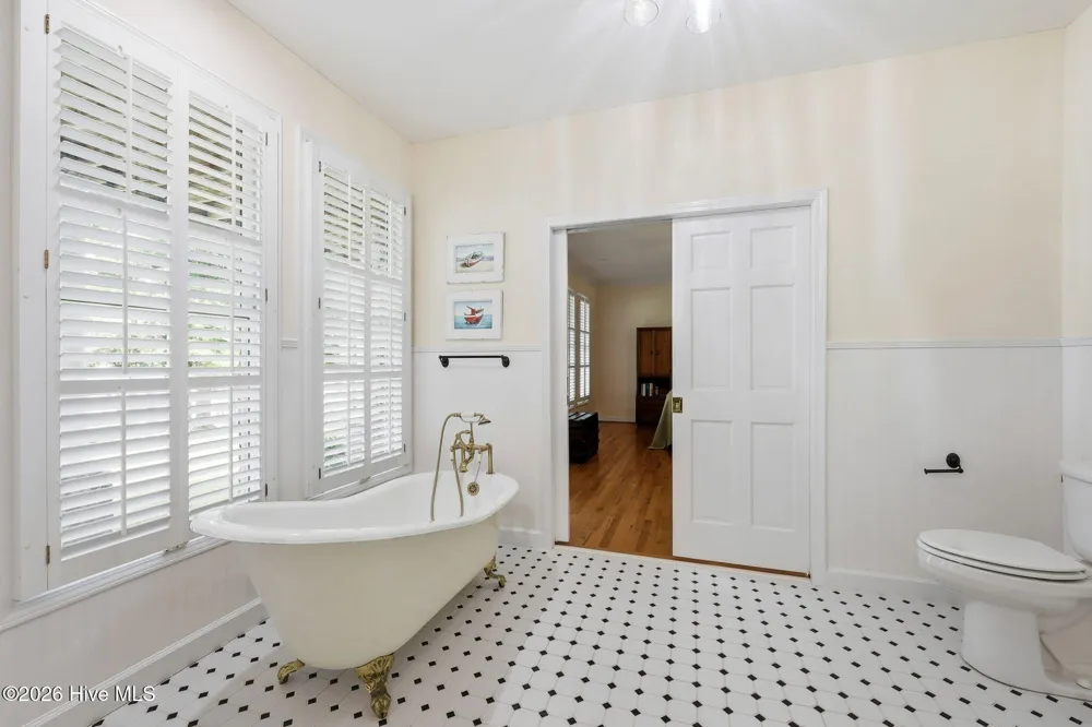 121 Sabre Point Drive Bath, NC 27808
