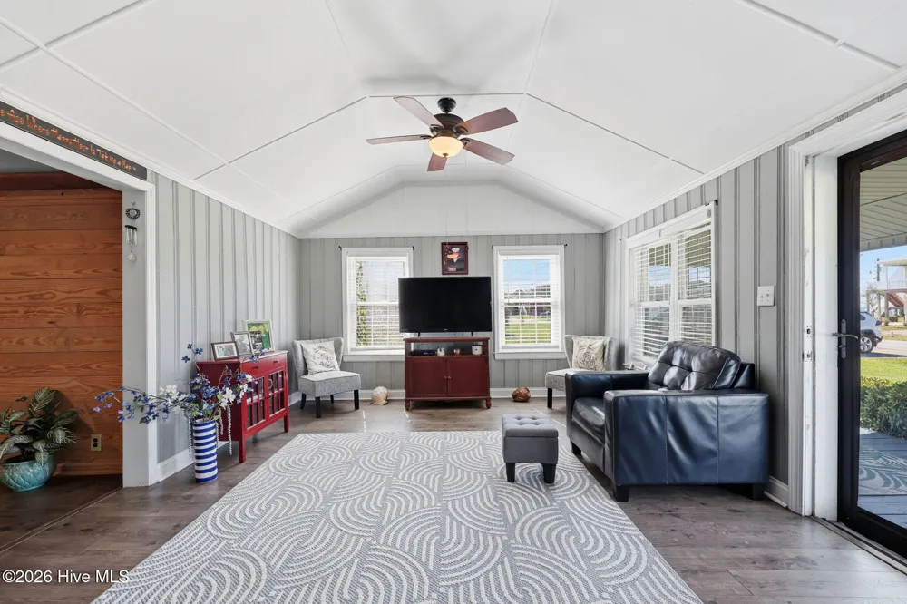 899 Island Road Harkers Island, NC 28531