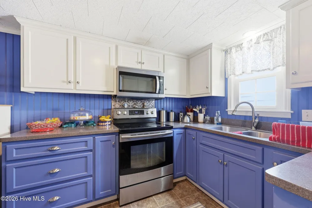 899 Island Road Harkers Island, NC 28531