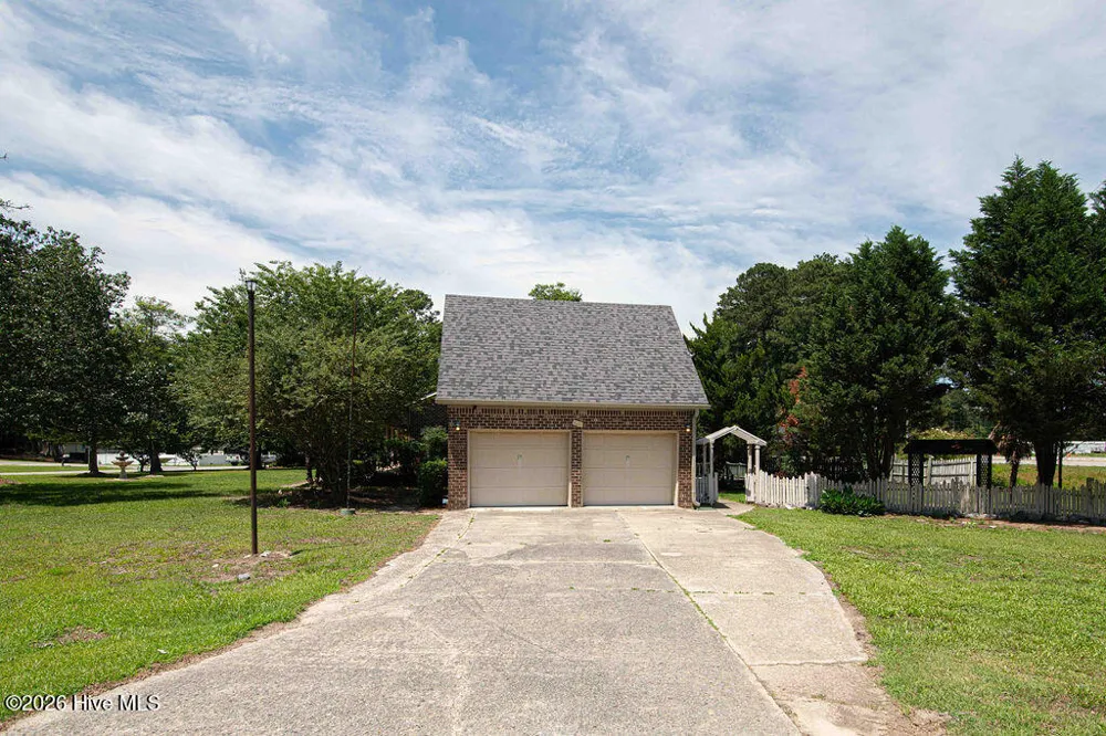 1020 Holly Creek Boulevard Williamston, NC 27892
