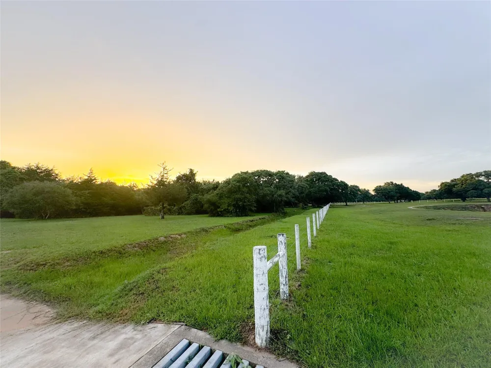 986 Private Road 1024 Hallettsville, TX 77964