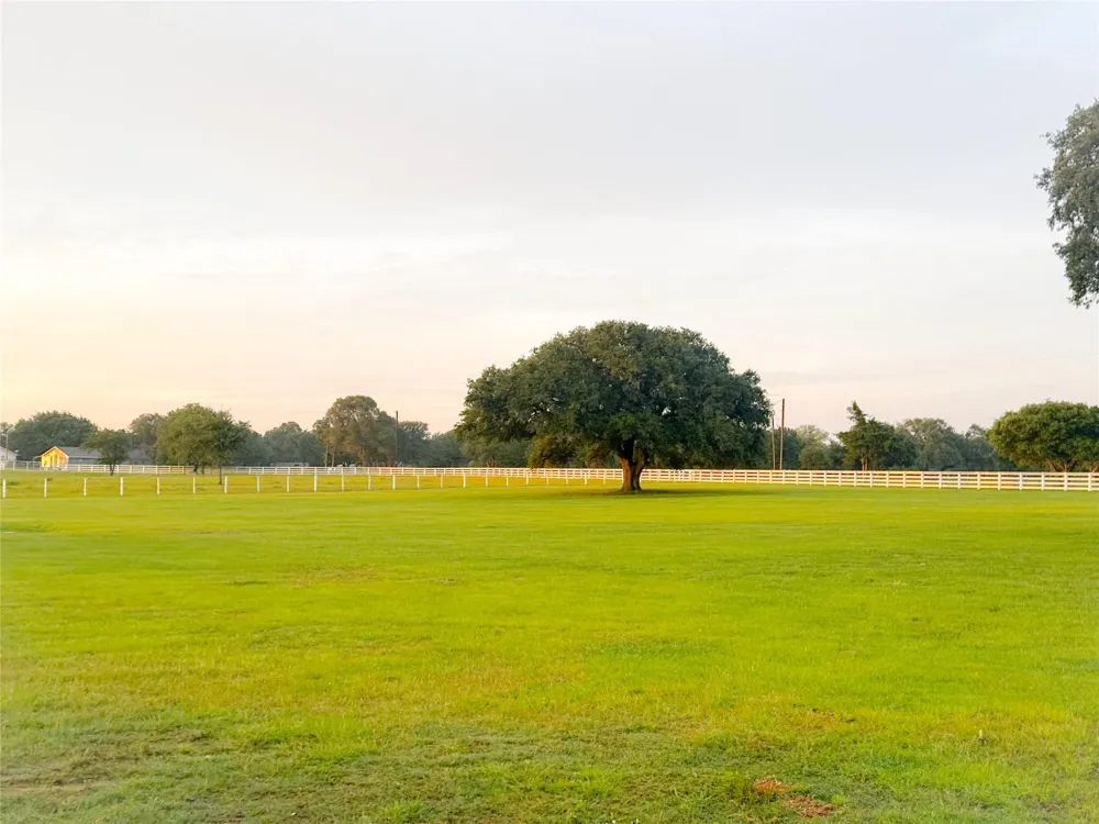 986 Private Road 1024 Hallettsville, TX 77964