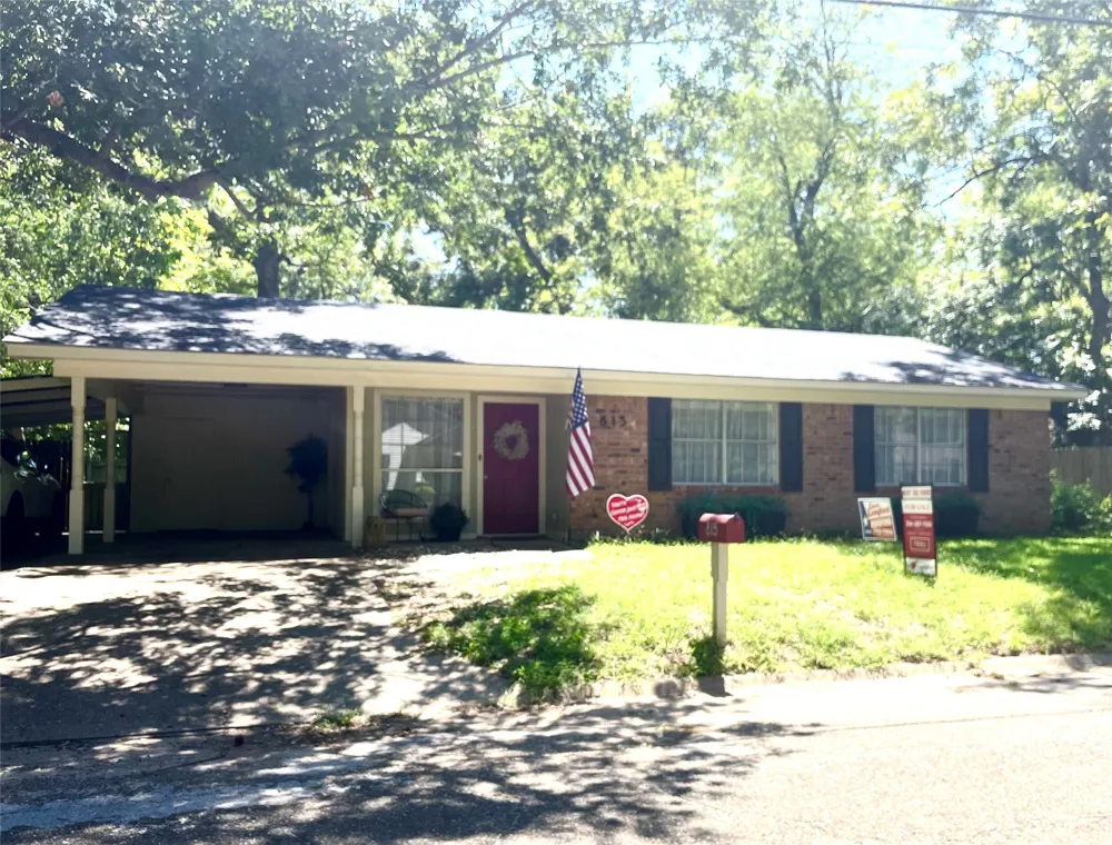 815 Bledsoe Street Gilmer, TX 75644