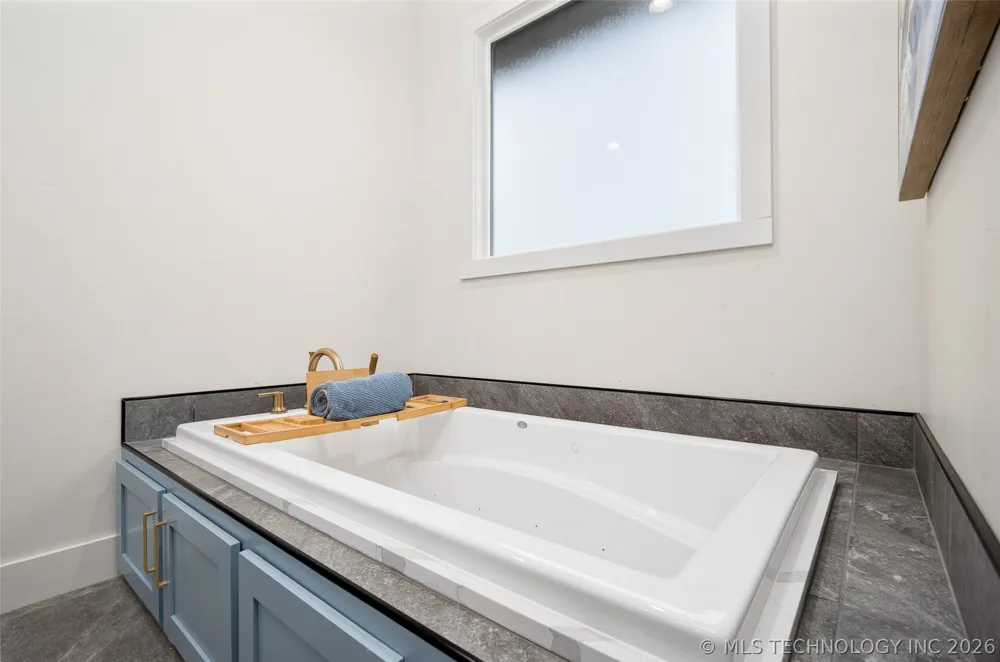 5161 Tower Drive Kingston, OK 73439