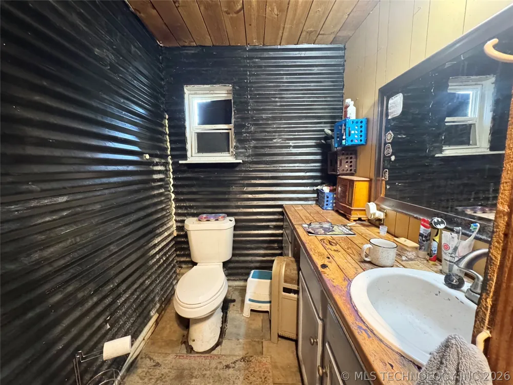 1013 S Mullins Avenue Hominy, OK 74035