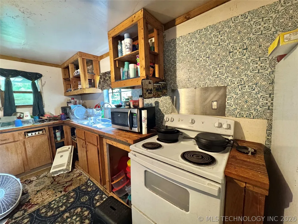 1013 S Mullins Avenue Hominy, OK 74035