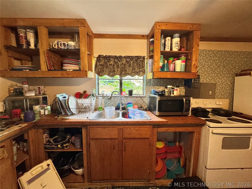 1013 S Mullins Avenue Hominy, OK 74035