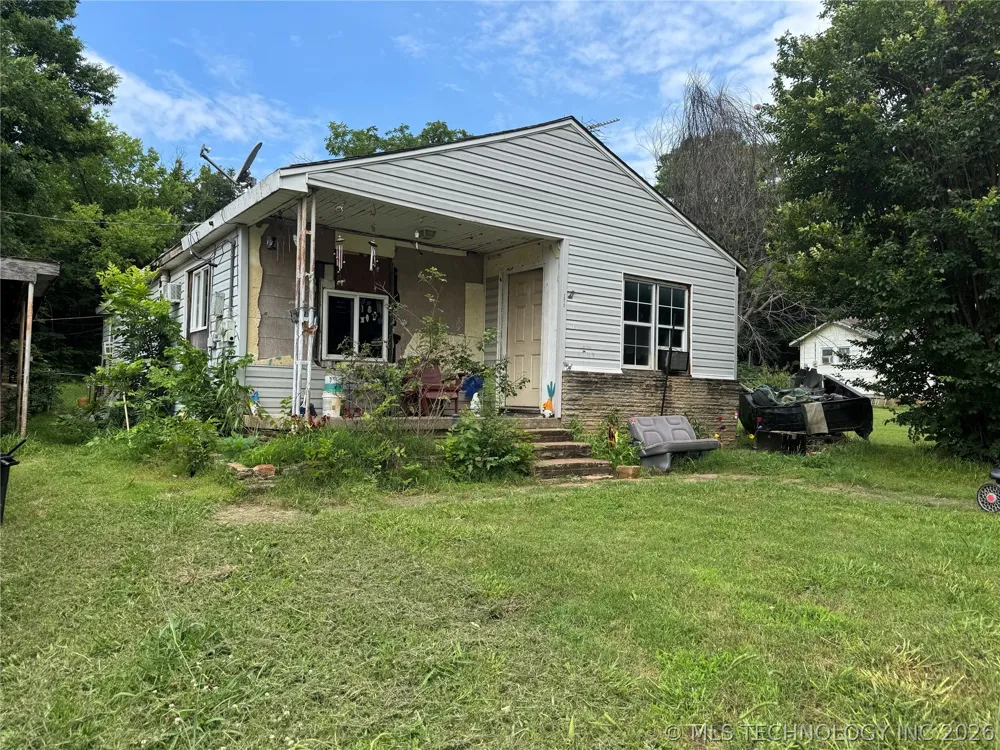 1013 S Mullins Avenue Hominy, OK 74035