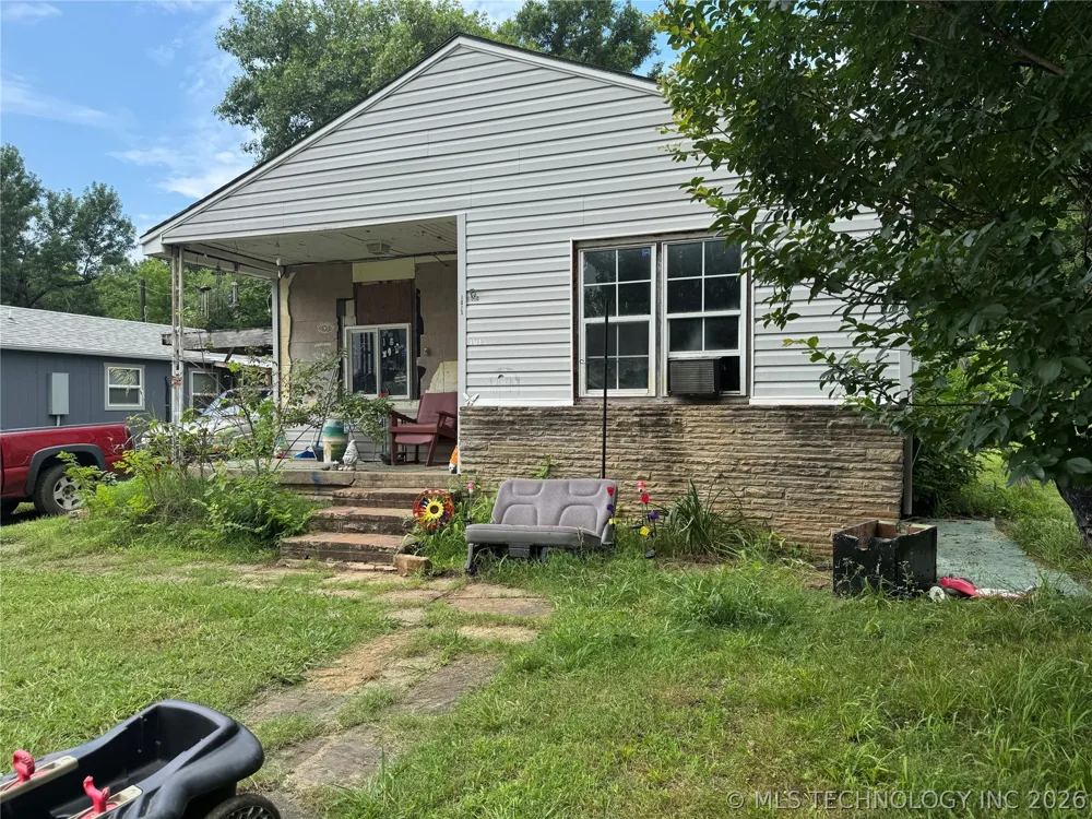 1013 S Mullins Avenue Hominy, OK 74035