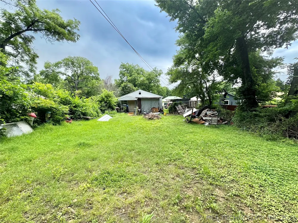 1013 S Mullins Avenue Hominy, OK 74035