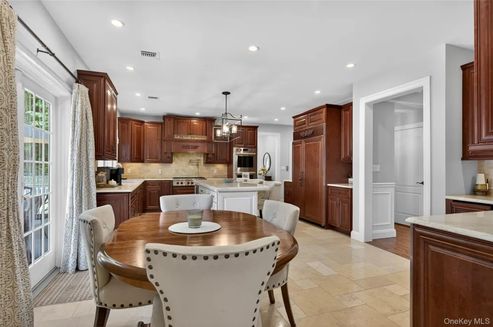 261 Harbor Road Cold Spring Harbor, NY 11724