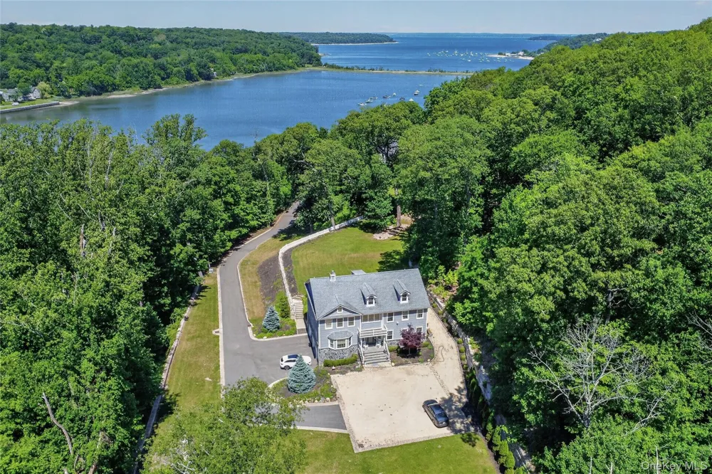 261 Harbor Road Cold Spring Harbor, NY 11724
