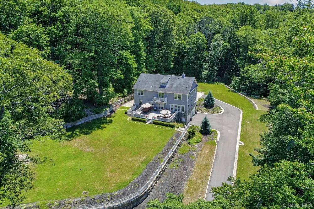 261 Harbor Road Cold Spring Harbor, NY 11724