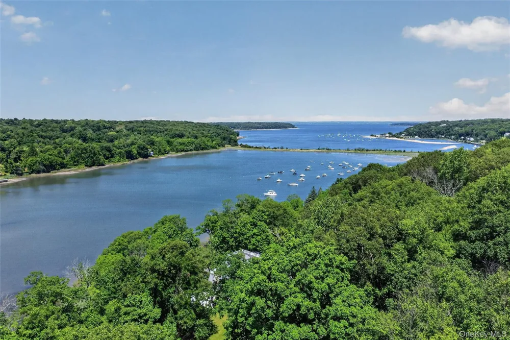 261 Harbor Road Cold Spring Harbor, NY 11724