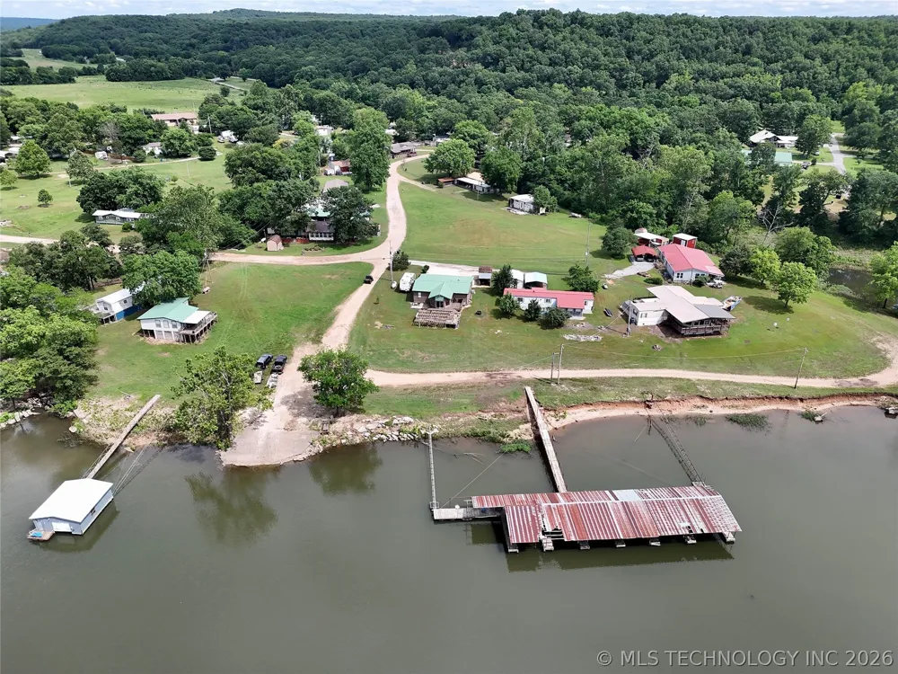 105 Oak Spavinaw, OK 74366