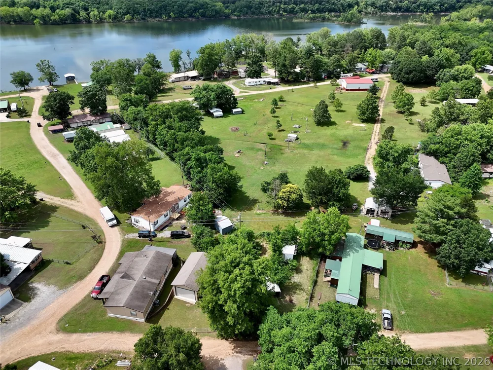105 Oak Spavinaw, OK 74366