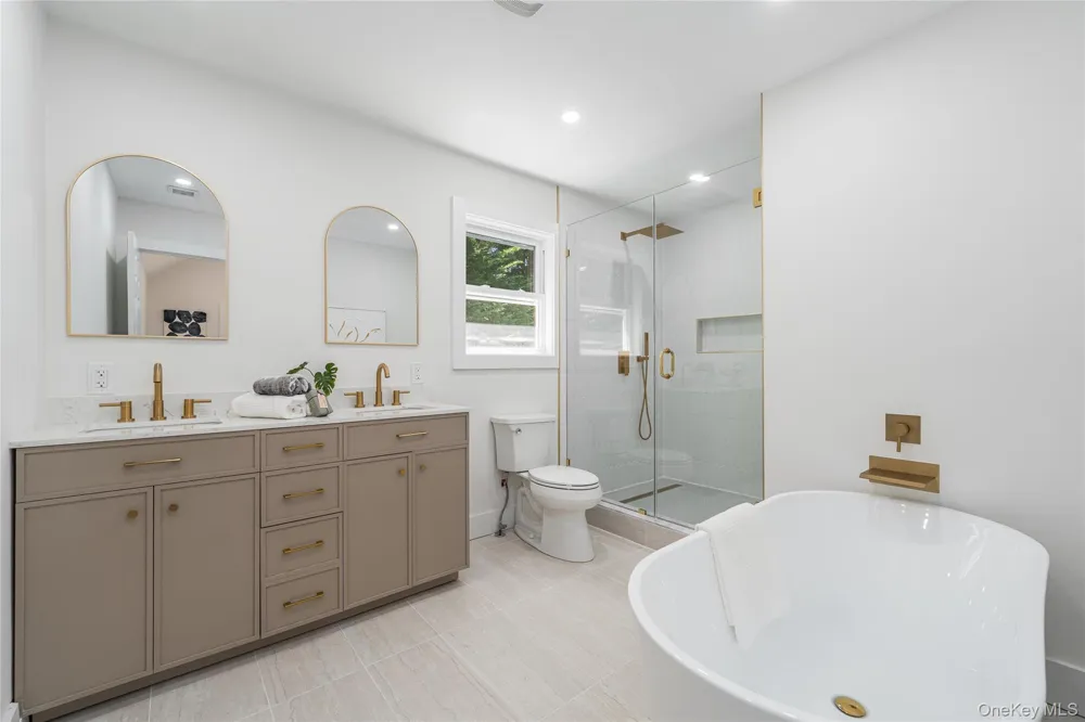 2 Heather Drive Remsenburg, NY 11960