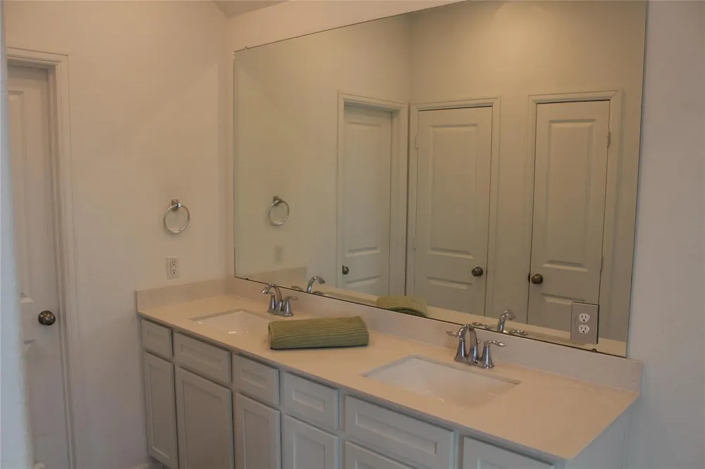 4203 Champlain Way Iowa Colony, TX 77583
