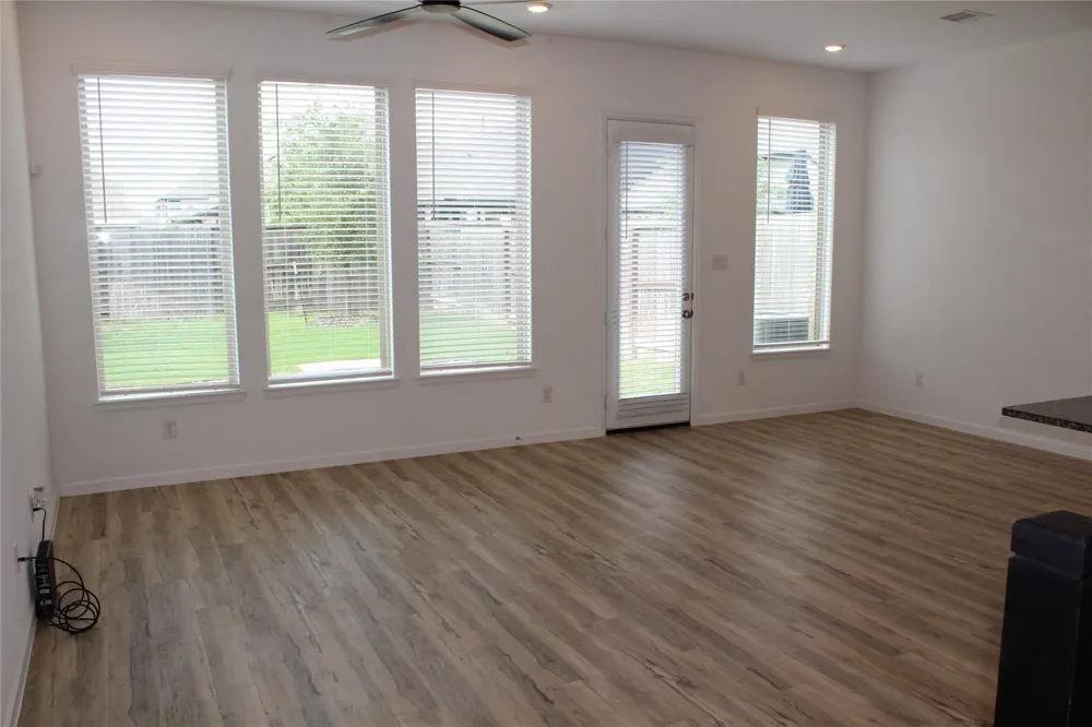 4203 Champlain Way Iowa Colony, TX 77583