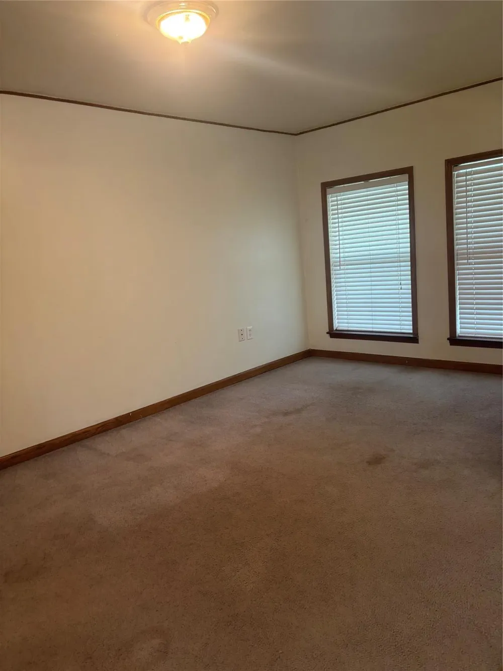 4713 Saxon Street Bellaire, TX 77401