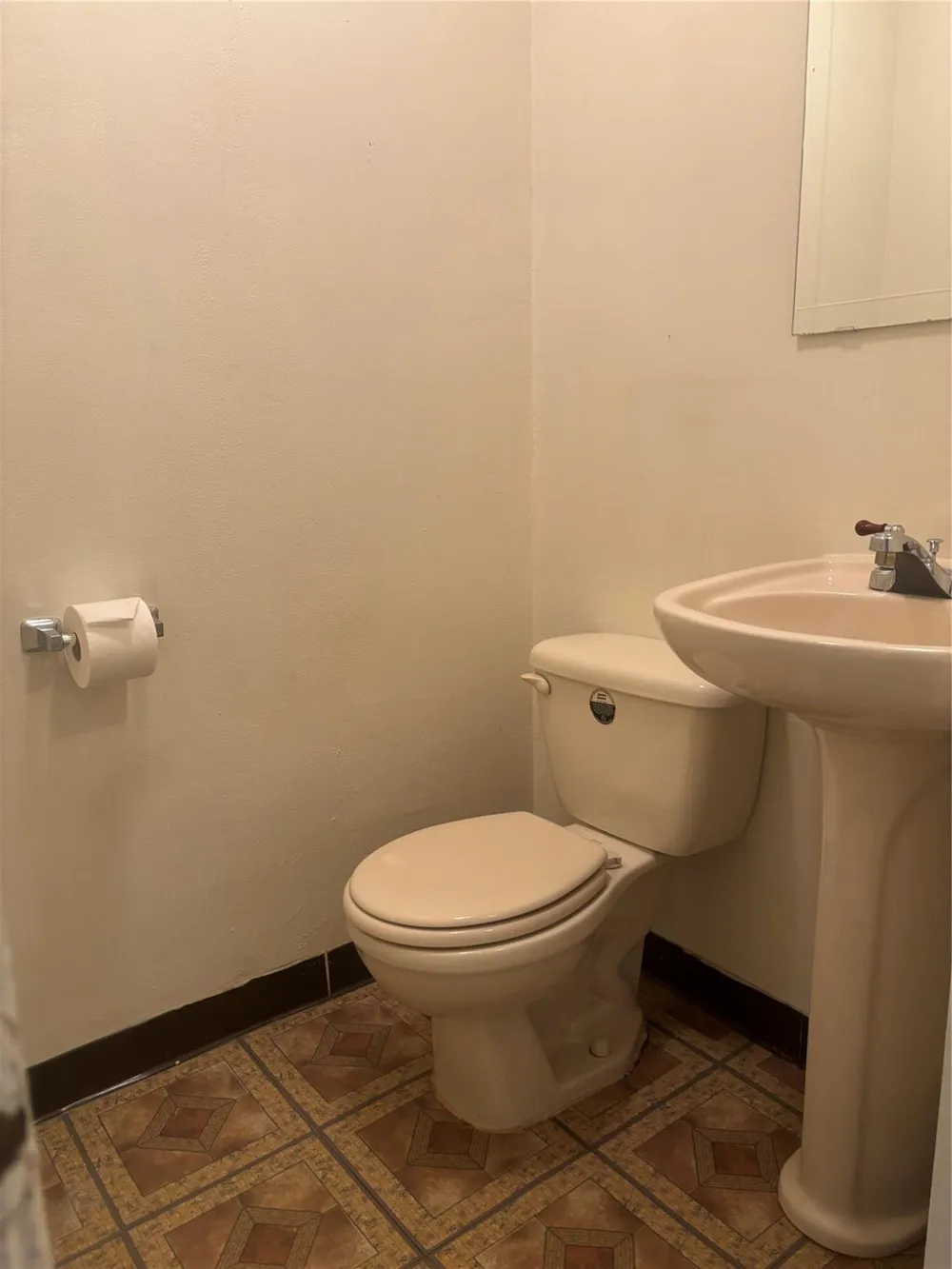 4713 Saxon Street Bellaire, TX 77401