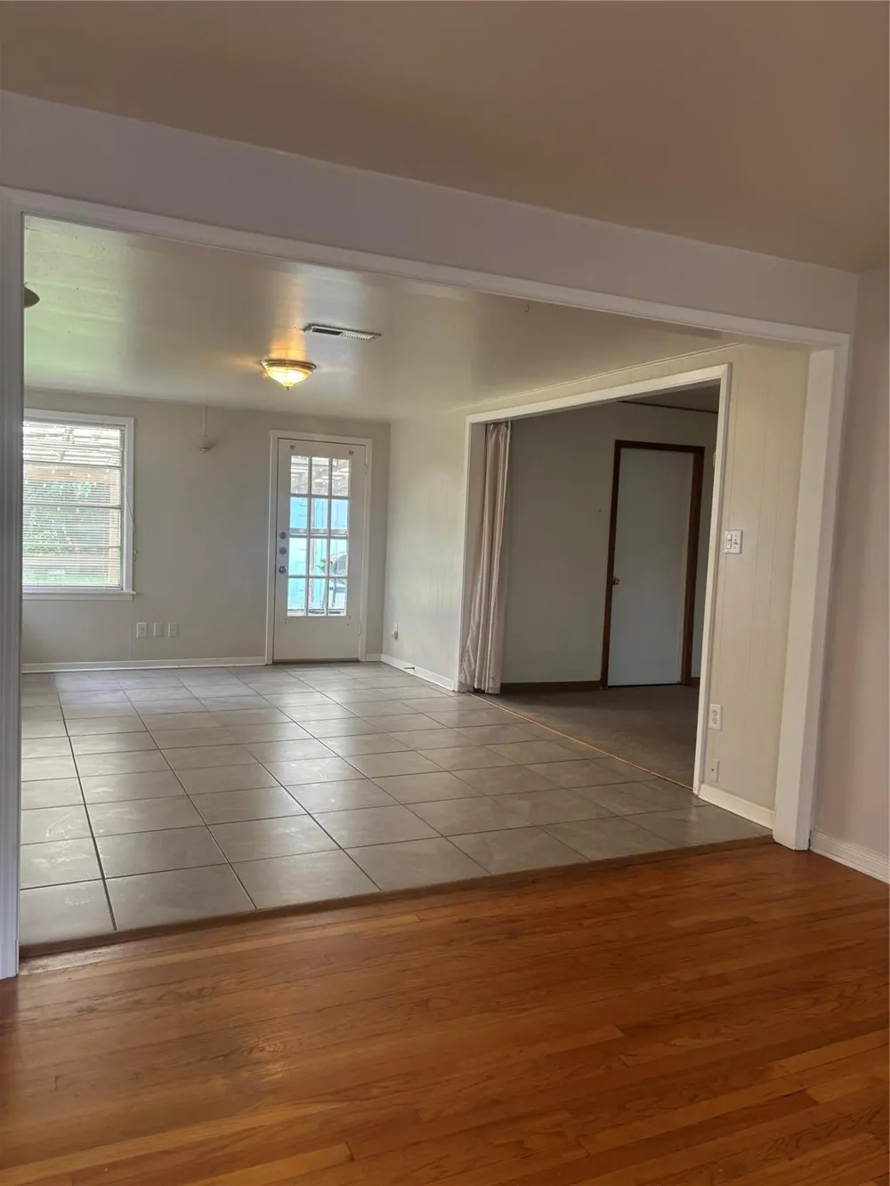 4713 Saxon Street Bellaire, TX 77401