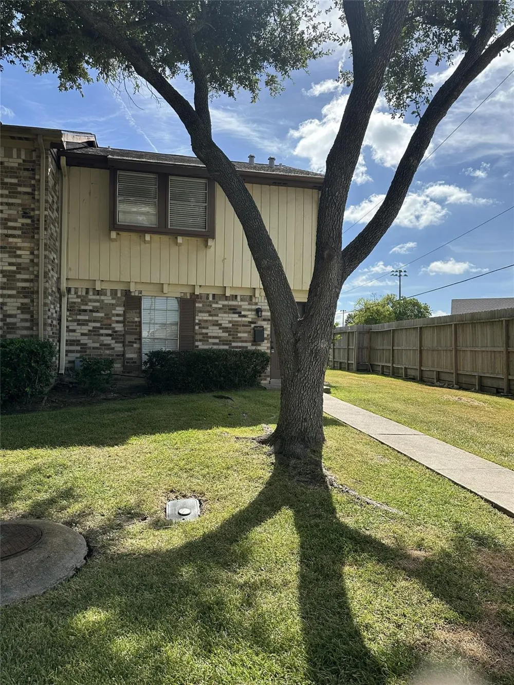 1519 S 8th Street La Porte, TX 77571