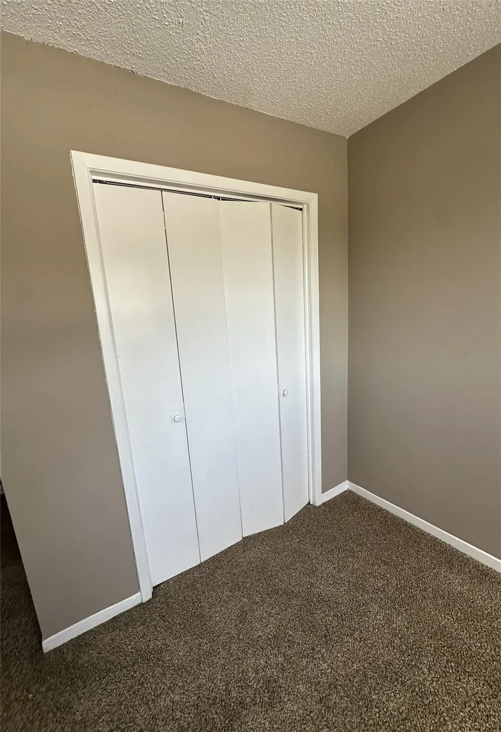 1519 S 8th Street La Porte, TX 77571