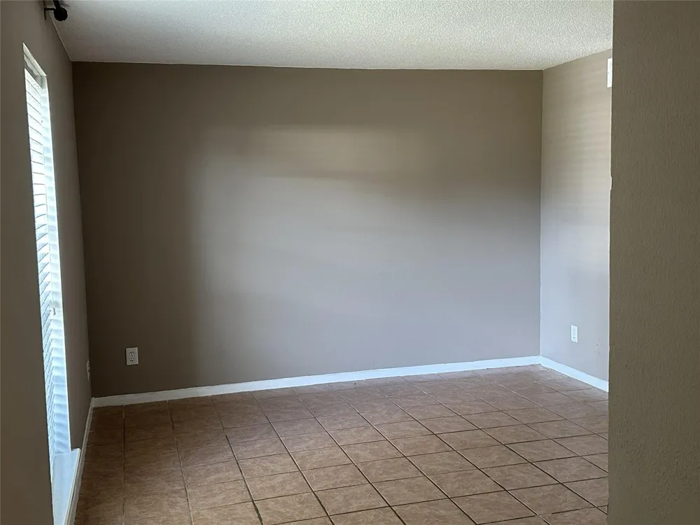 1519 S 8th Street La Porte, TX 77571