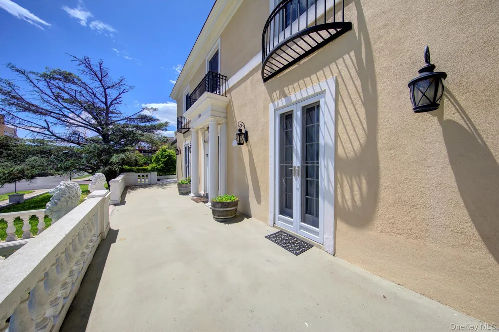 159 Magnolia Boulevard Long Beach, NY 11561