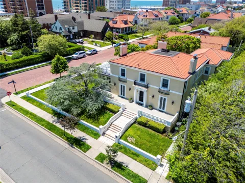159 Magnolia Boulevard