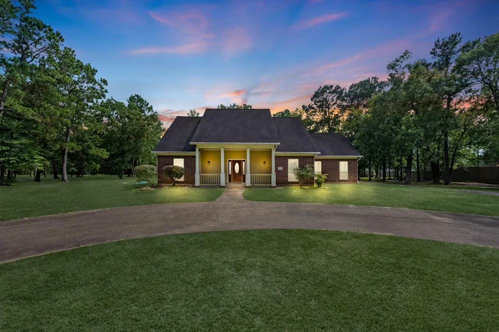 205 Mohawk Lane Wallisville, TX 77597