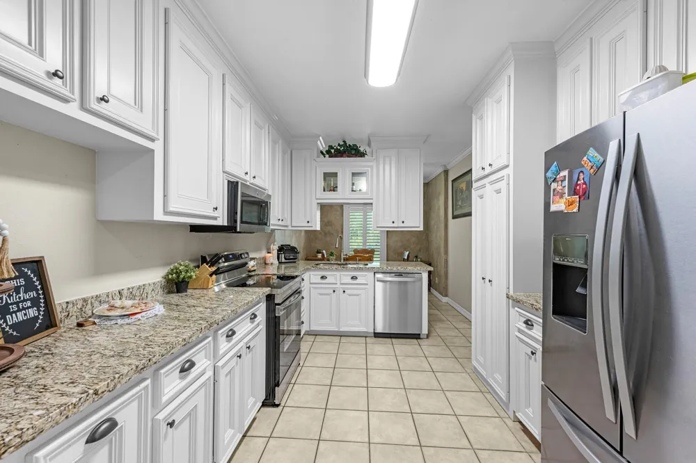 205 Mohawk Lane Wallisville, TX 77597