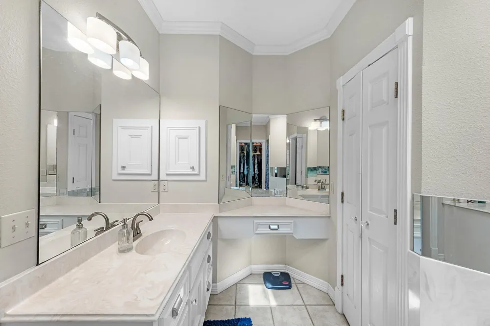 205 Mohawk Lane Wallisville, TX 77597