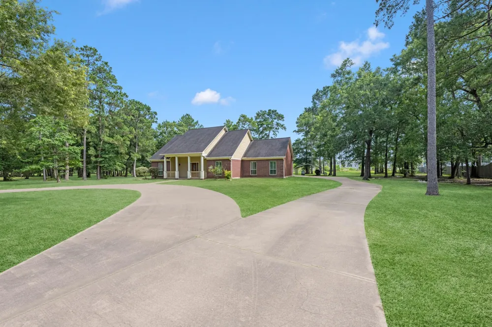 205 Mohawk Lane Wallisville, TX 77597