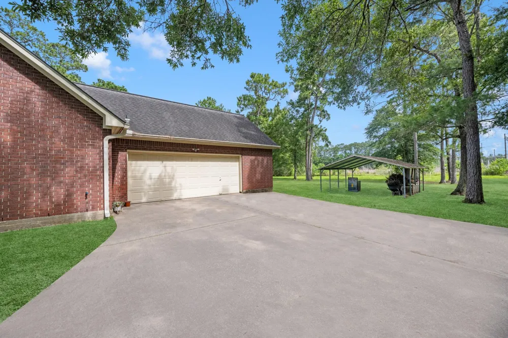 205 Mohawk Lane Wallisville, TX 77597