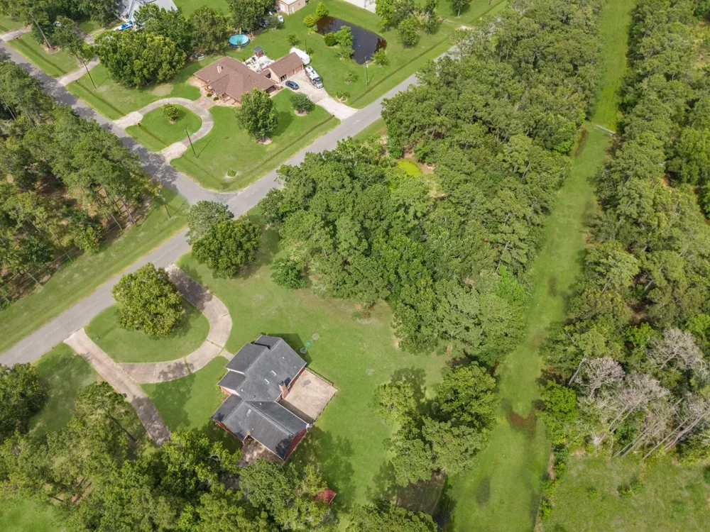 205 Mohawk Lane Wallisville, TX 77597