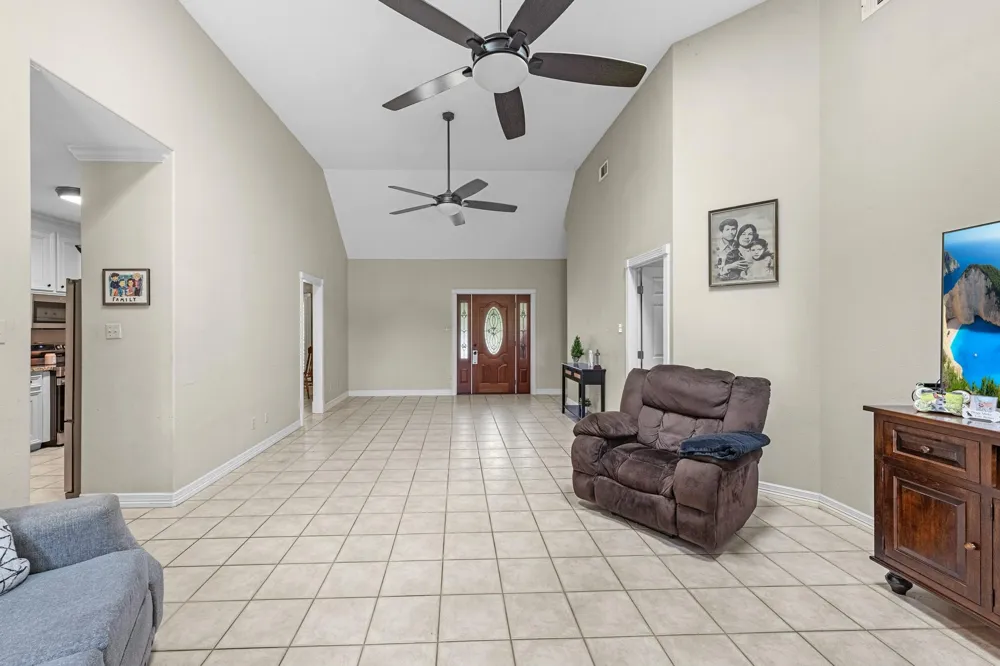 205 Mohawk Lane Wallisville, TX 77597