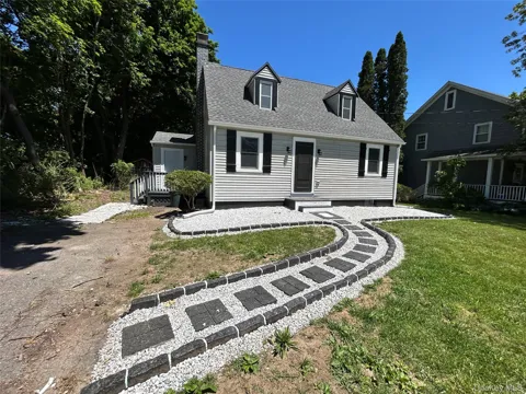 32 Reimer Avenue