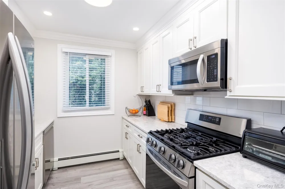 200 Merrick Road #F Amityville, NY 11701
