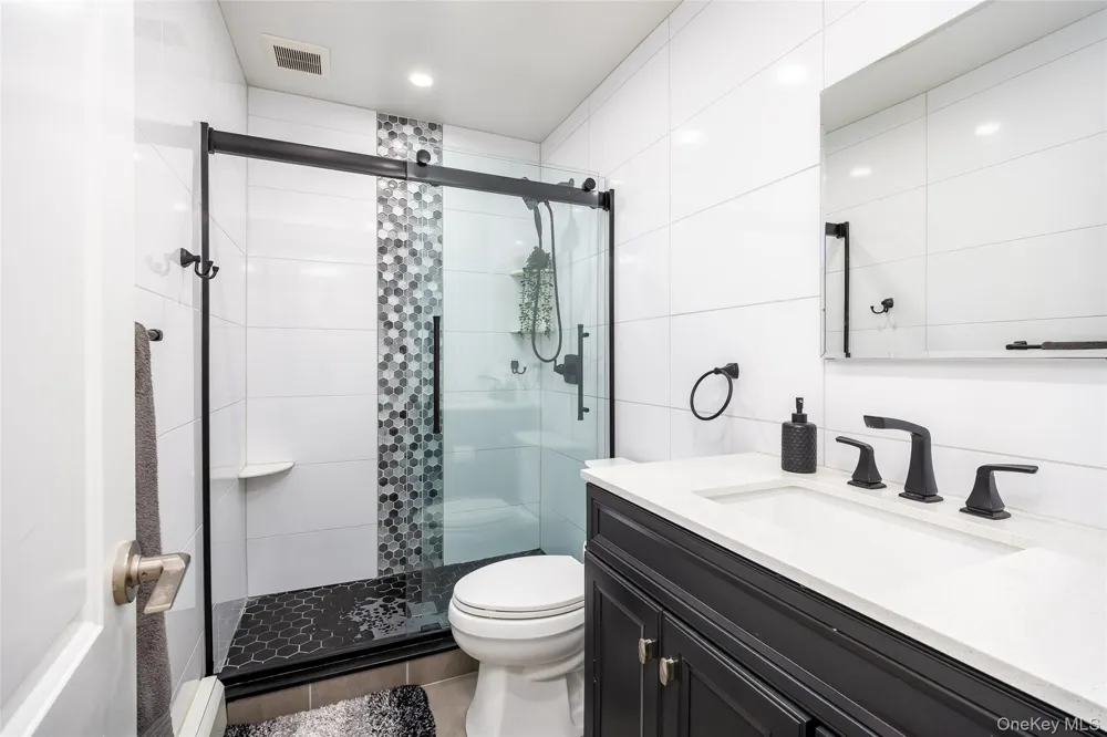 200 Merrick Road #F Amityville, NY 11701
