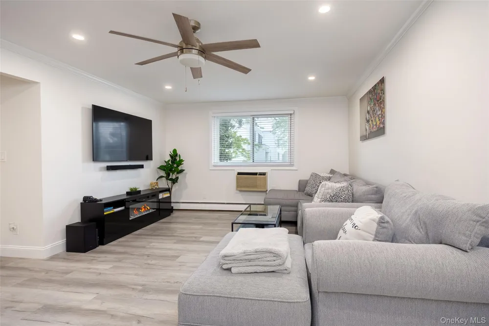200 Merrick Road #F Amityville, NY 11701
