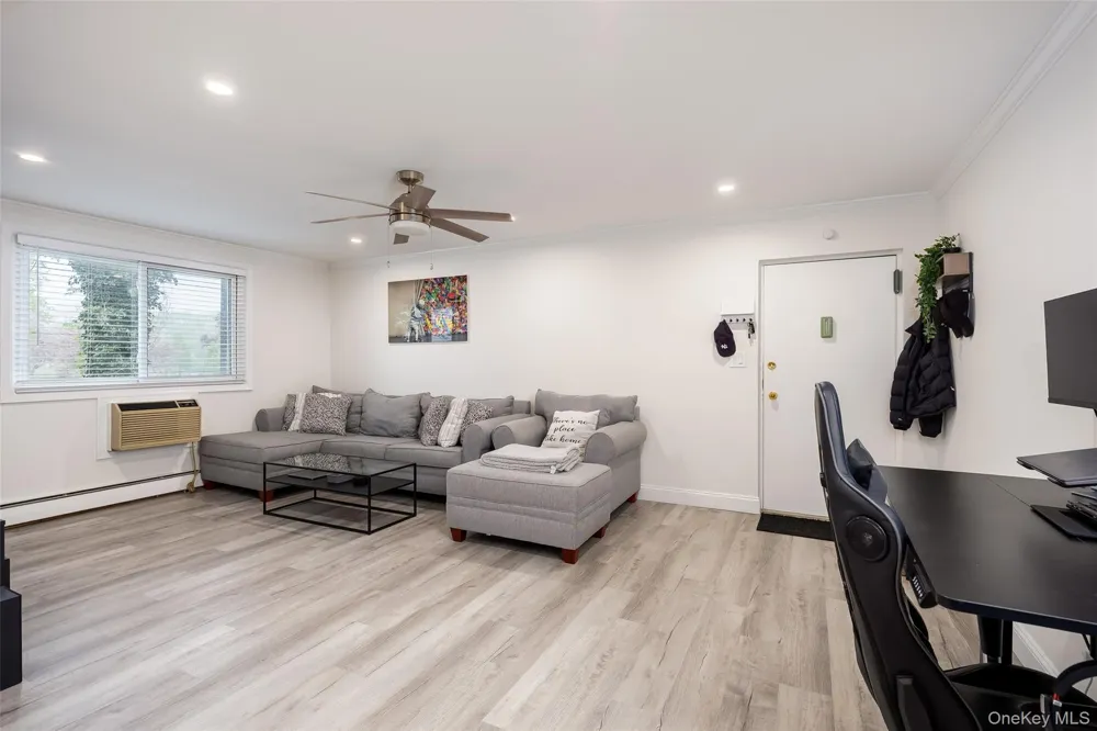 200 Merrick Road #F Amityville, NY 11701
