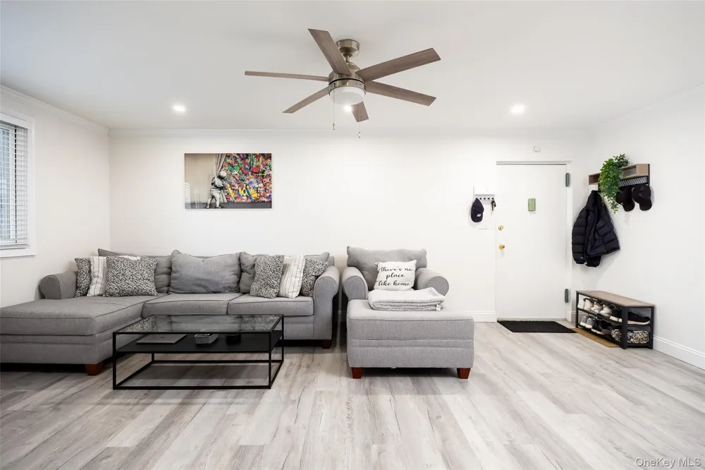 200 Merrick Road #F Amityville, NY 11701