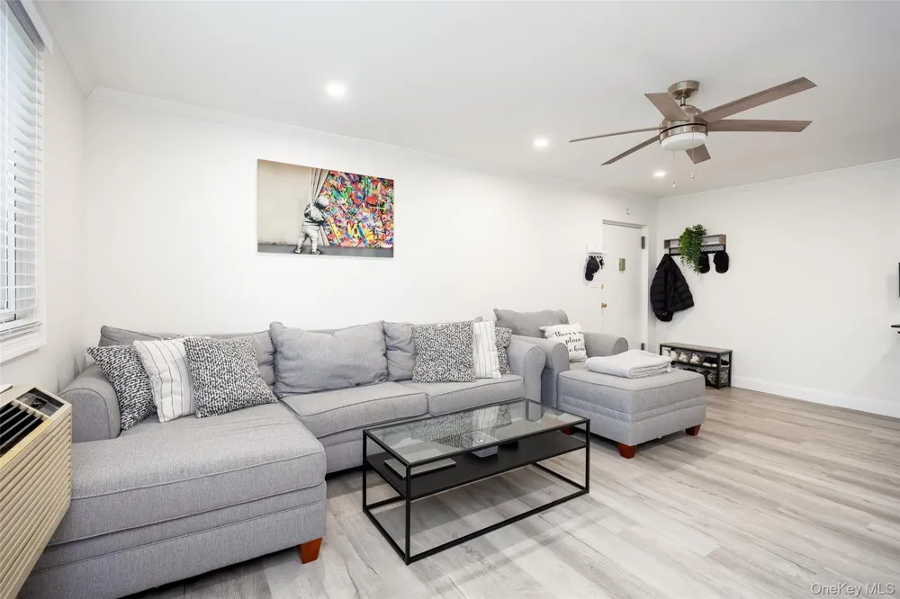 200 Merrick Road #F Amityville, NY 11701