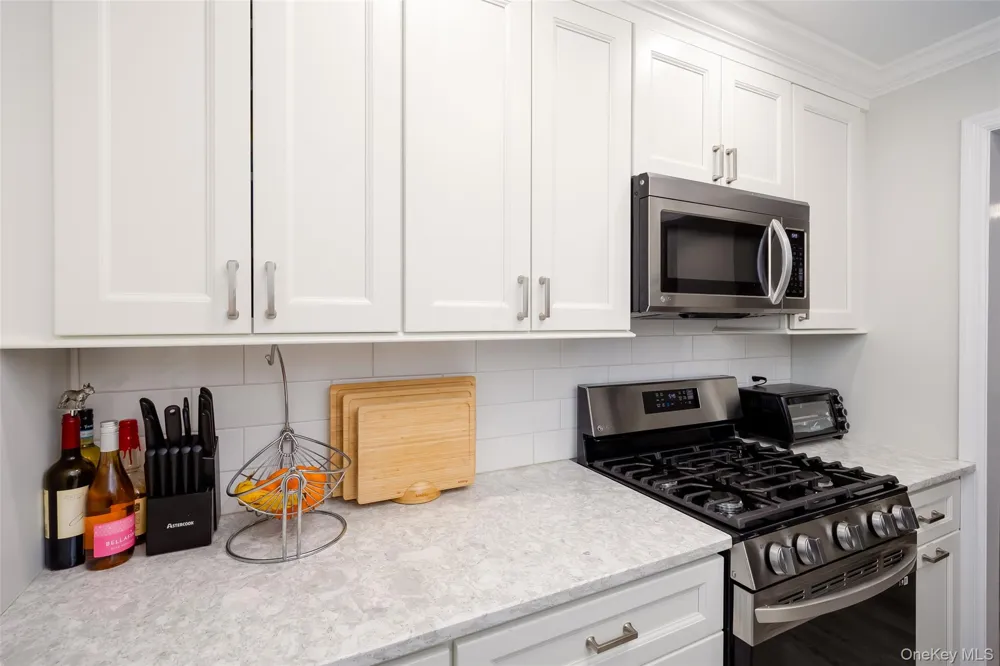 200 Merrick Road #F Amityville, NY 11701