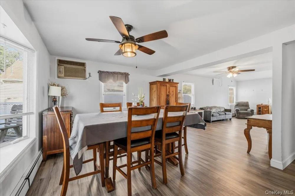 42 Haven Lane Levittown, NY 11756