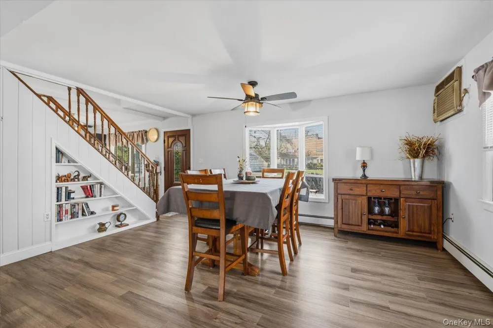 42 Haven Lane Levittown, NY 11756